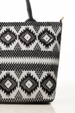 Black And White - Image 5